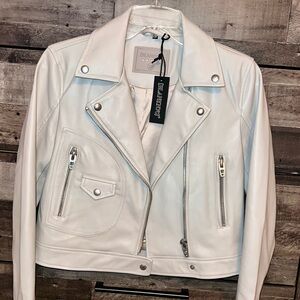 NWT- BLANKNYC] womens Fitted Vegan Leather Moto Jacket-Size XS